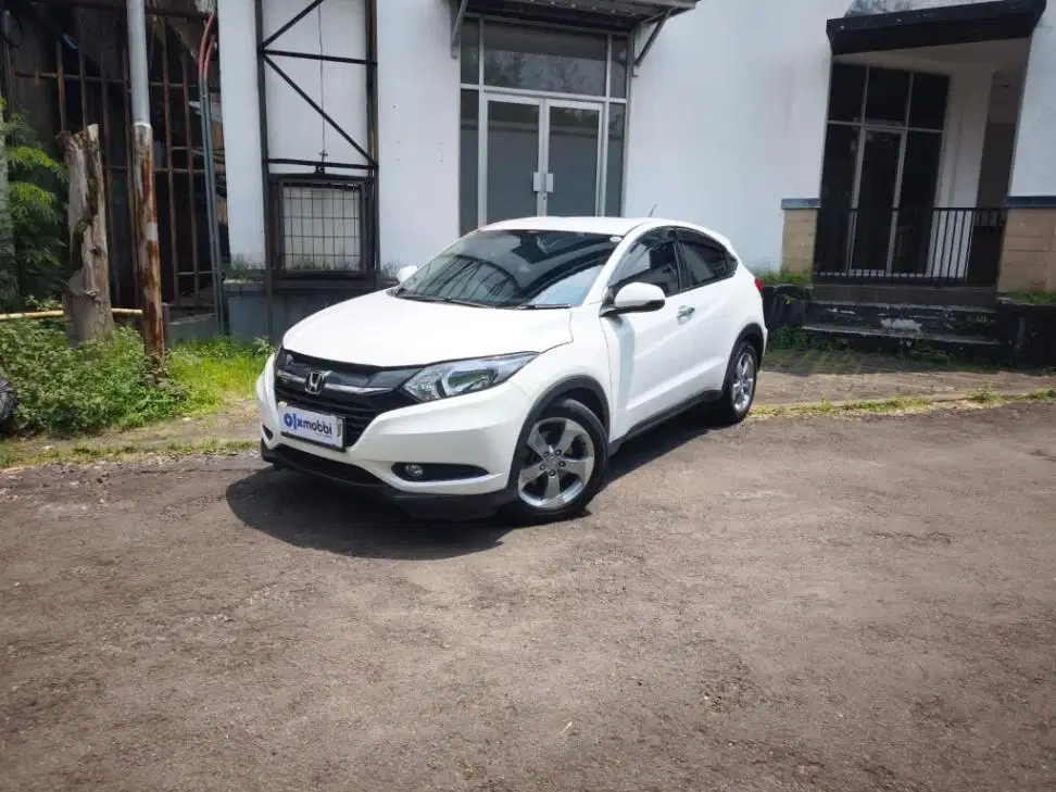 Hot Sale - Honda HRV 1.5 E Bensin AT 2017 Putih