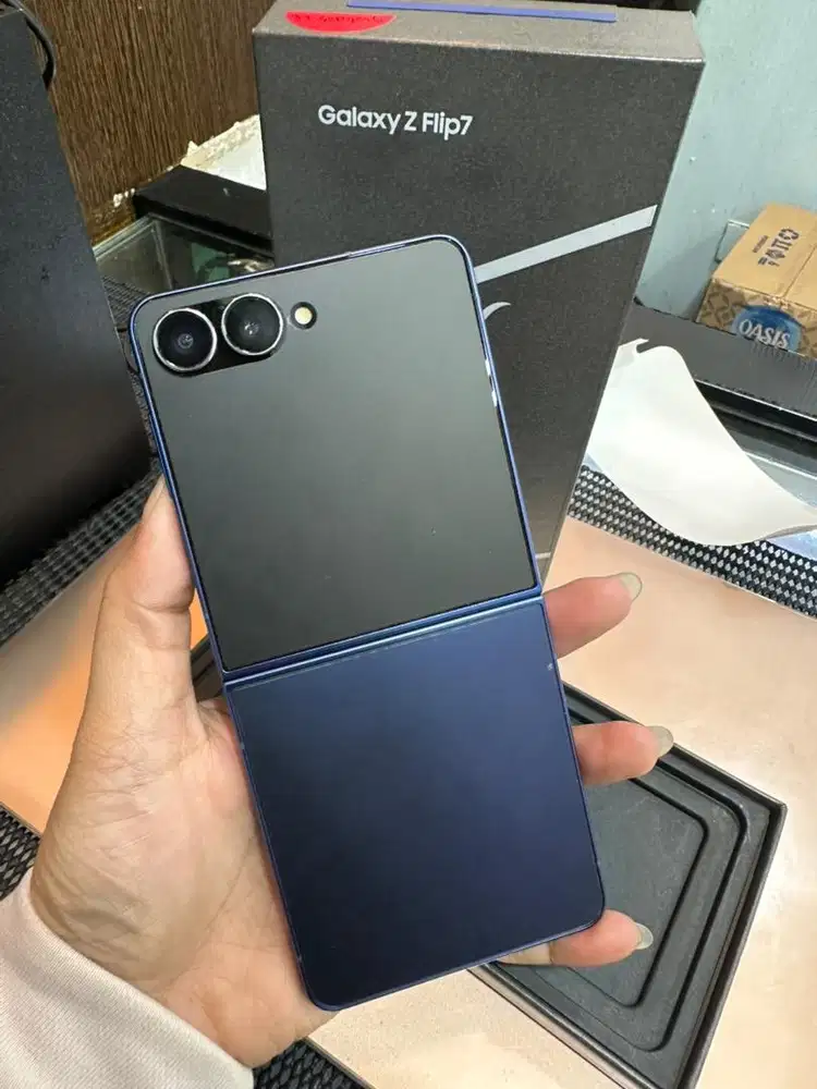Second Samsung Z Flip 7 12/512GB Garansi Resmi Sein Mulussss