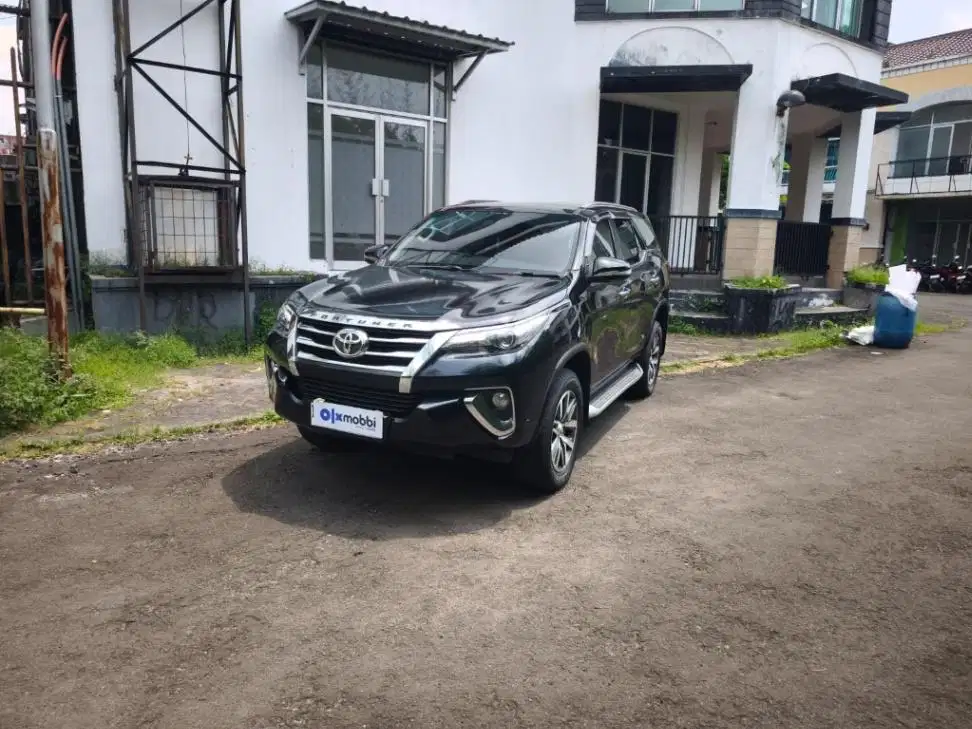 Pajak Panjang - Toyota Fortuner 2.4 4x2 VRZ Solar AT 2016 Hitam