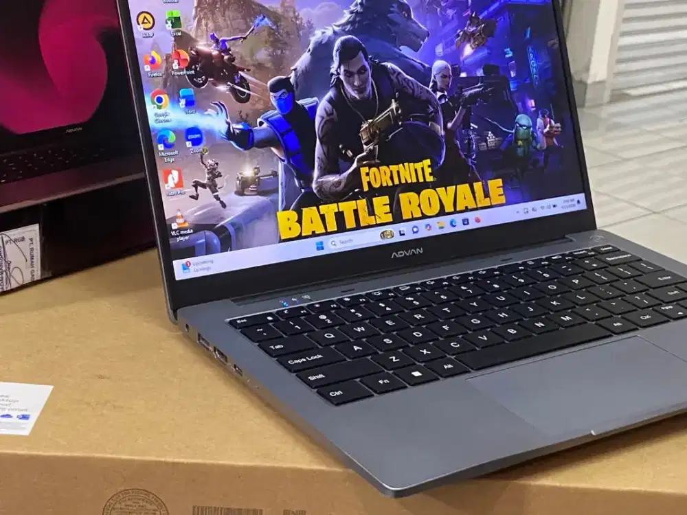 Ready untuk SKRIPSI/LAPORAN/MULTIMEDIA multi fungsi semua Bisa

Laptop