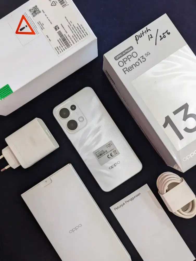 Oppo Reno 13 5G 12/256 Fulset mulus Pemakaian Like New