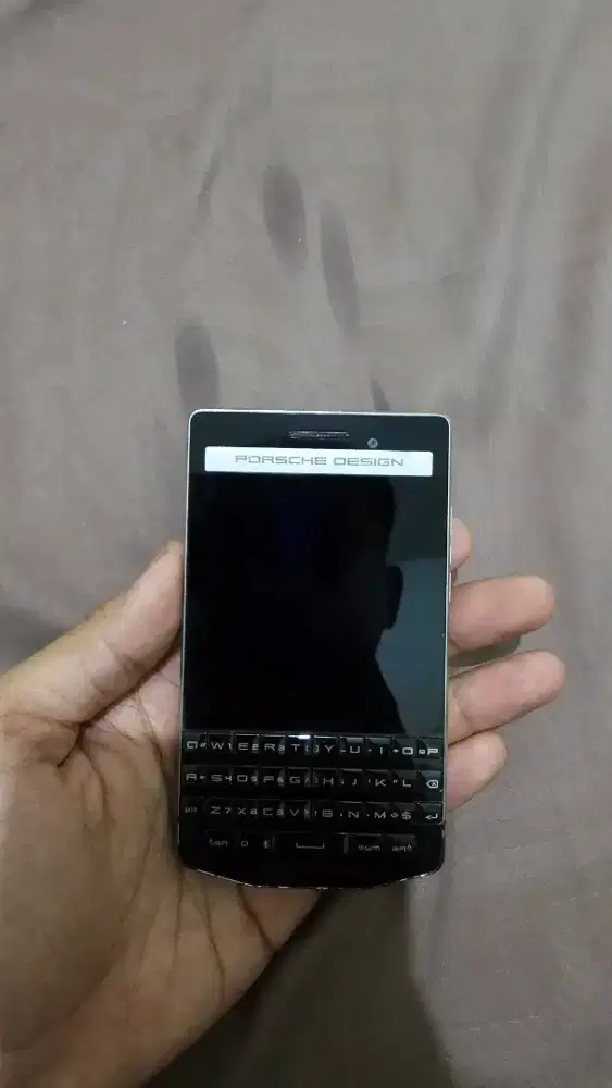 BLACKBERRY PORSCHE DESIGN P9983 CARBON