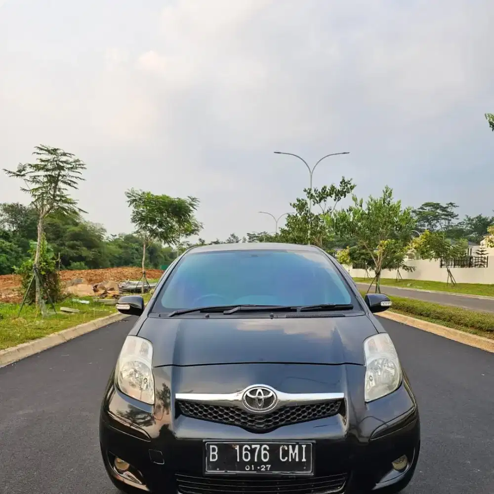 Toyota Yaris tipe J 2010 automatic