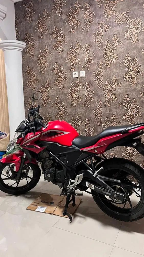 MOTOR CB150R street fighter