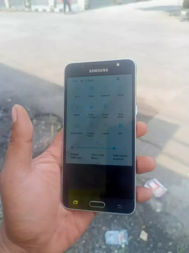 samsung J5 (10) support NFC