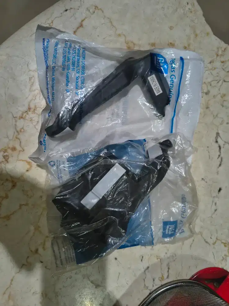 Seal karet busa kap mesin anti air Chevrolet spin, sepasang kiri kanan