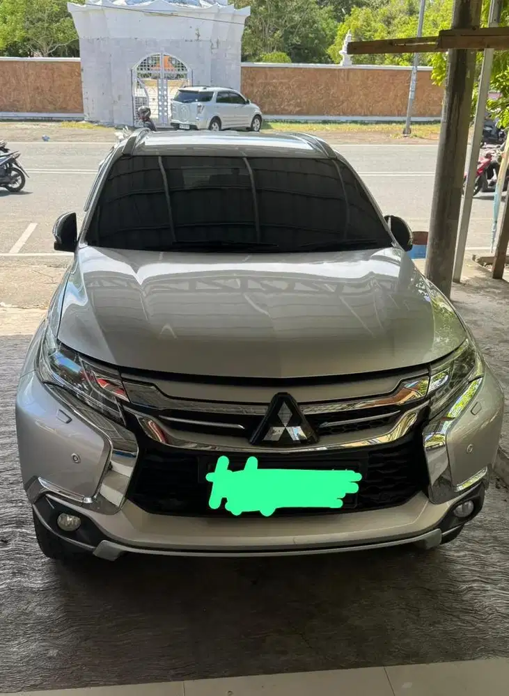 Dijual pajero sport ultimate 4x2 silver