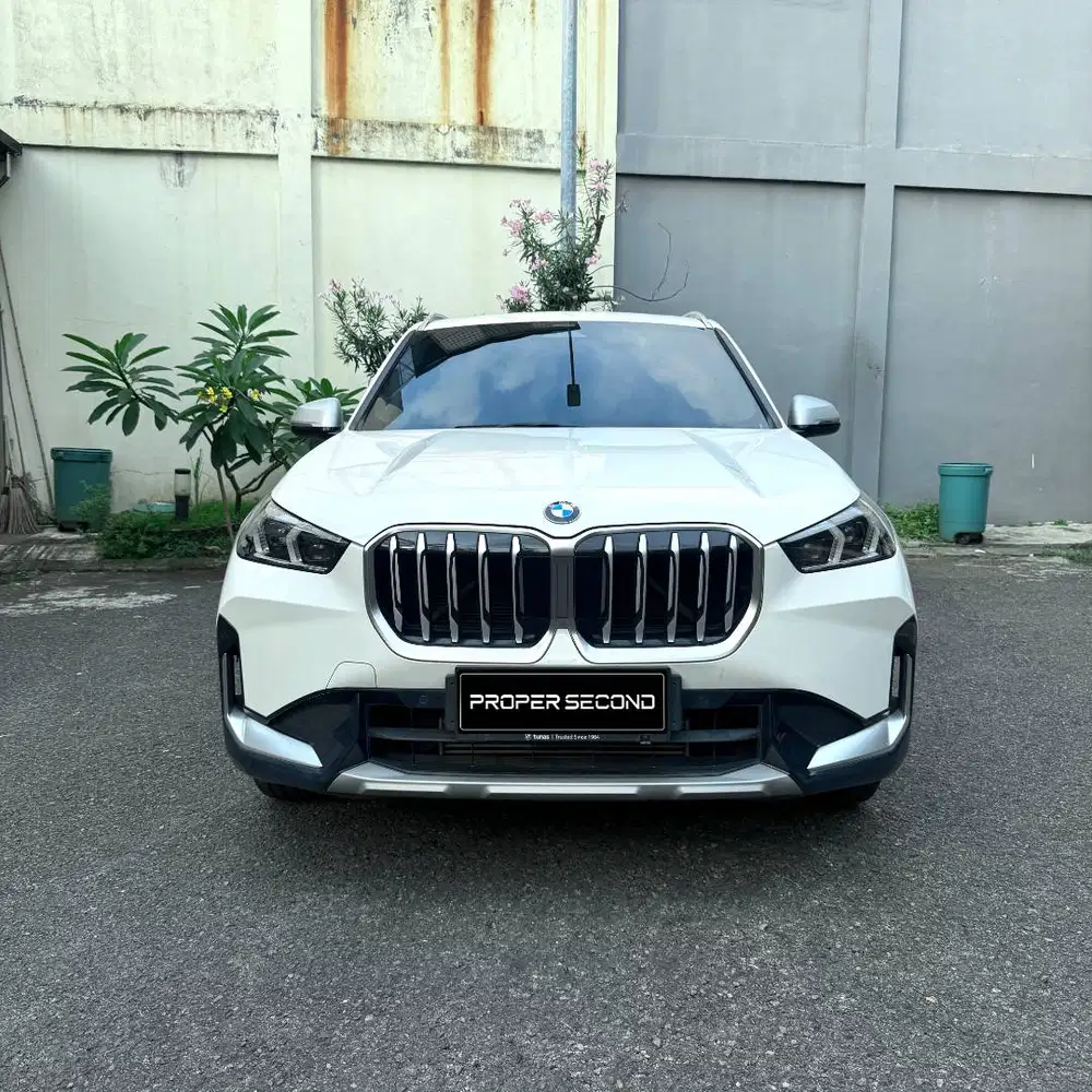 BMW X1 sDrive18i XLine U11 Bensin AT 2023 Putih
