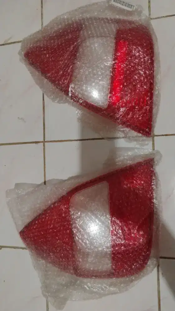 Sepasang (1 Set) Mika lampu belakang Honda Jazz GD3