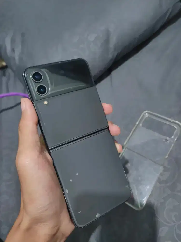 Samsung Z flip 4 5G 8/256GB Second