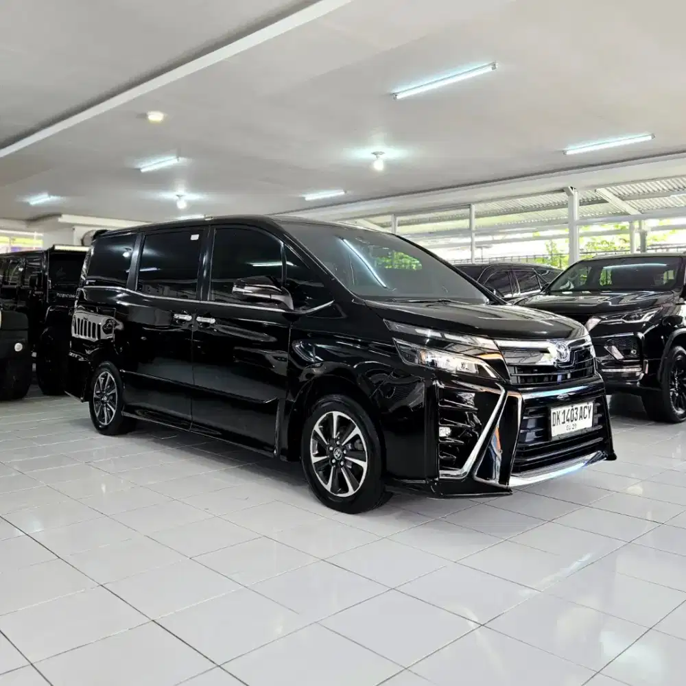 [2018] DP 20jt! Toyota Voxy Sunroof 2.0 matic 2018 DK LowKM bkn 2019