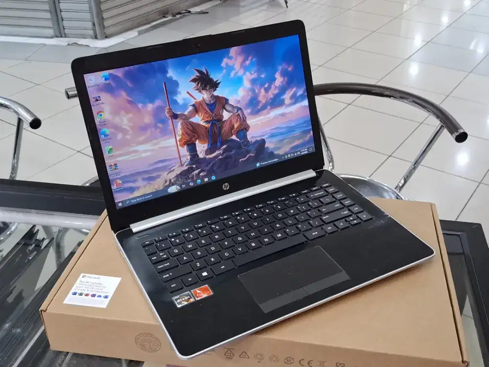 Laptop HP 14-cm0xxx prosesor AMD Ryzen 5 2500U/Ram 4GB/SSD 128 GB