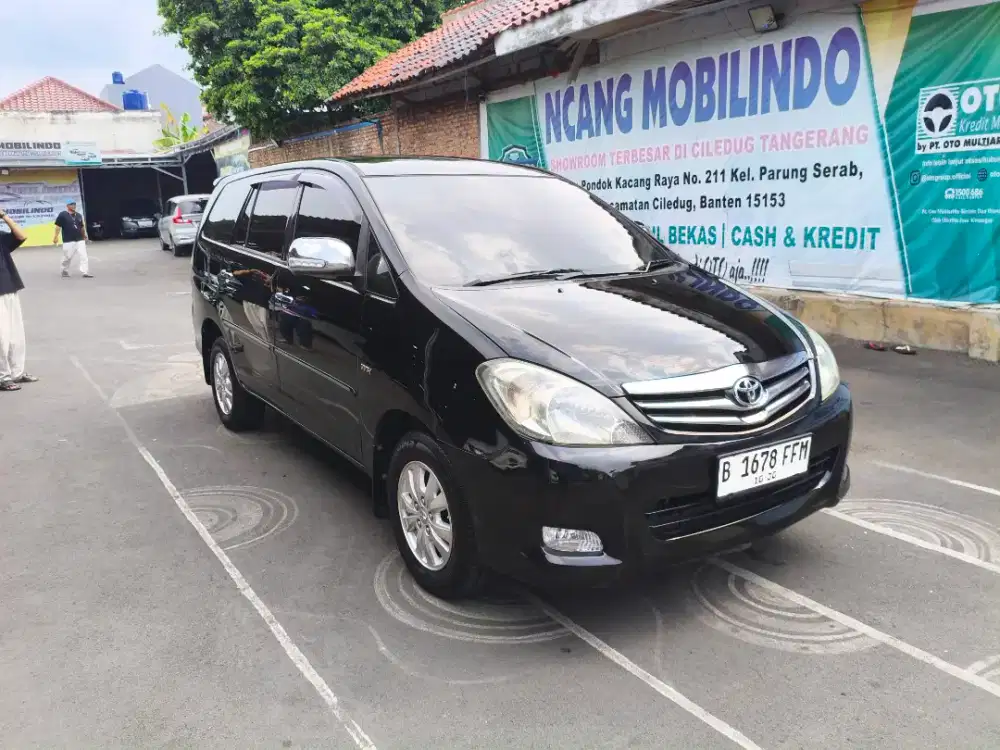 Toyota Kijang Innova V 2.0 matic 2010