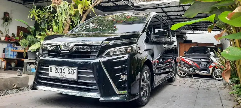Toyota Voxy 2.0 Automatic 2017