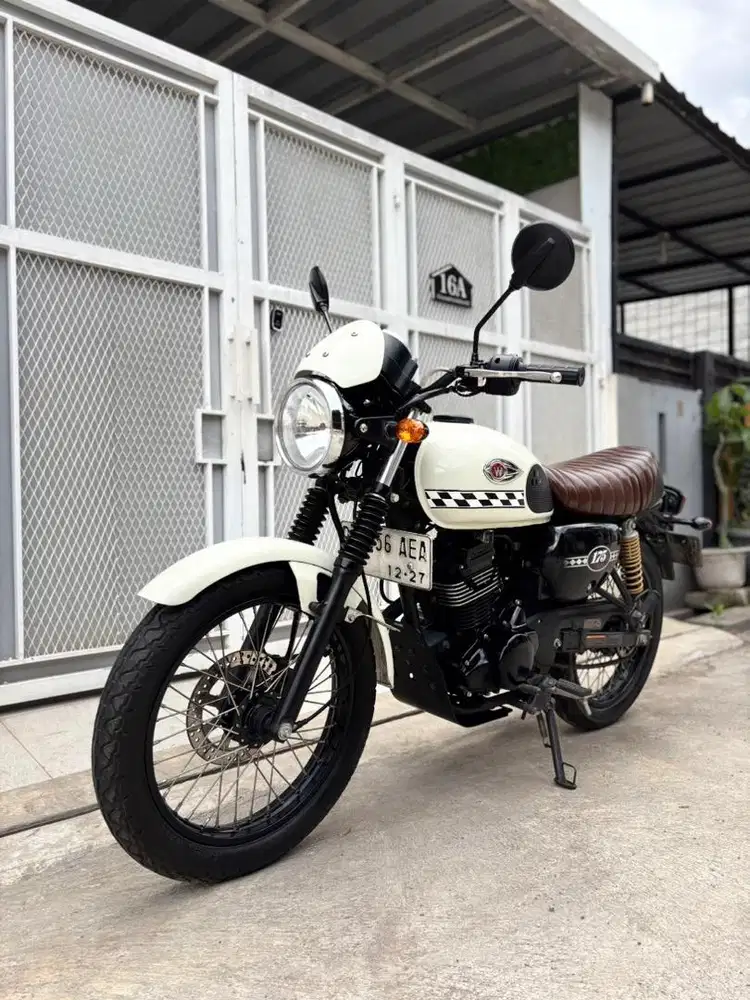 W175 Cafe - Low Km