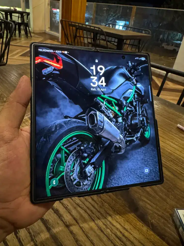 Jual Z fold 7 RAM 12/ 512 GB Like New Garansi Resmi