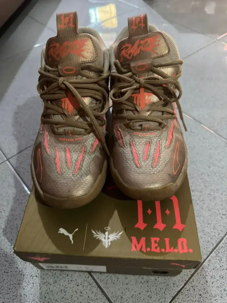 Di jual sepatu basket Lamelo 3