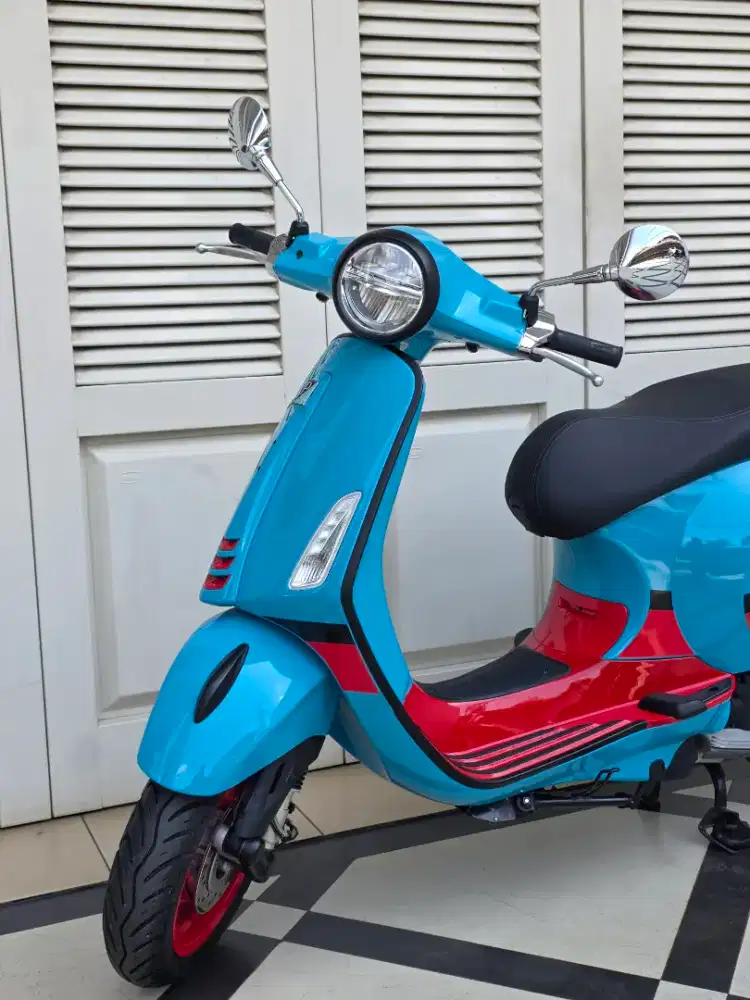 Piaggio vespa primavera 150 2023 km 103 perak gress like new