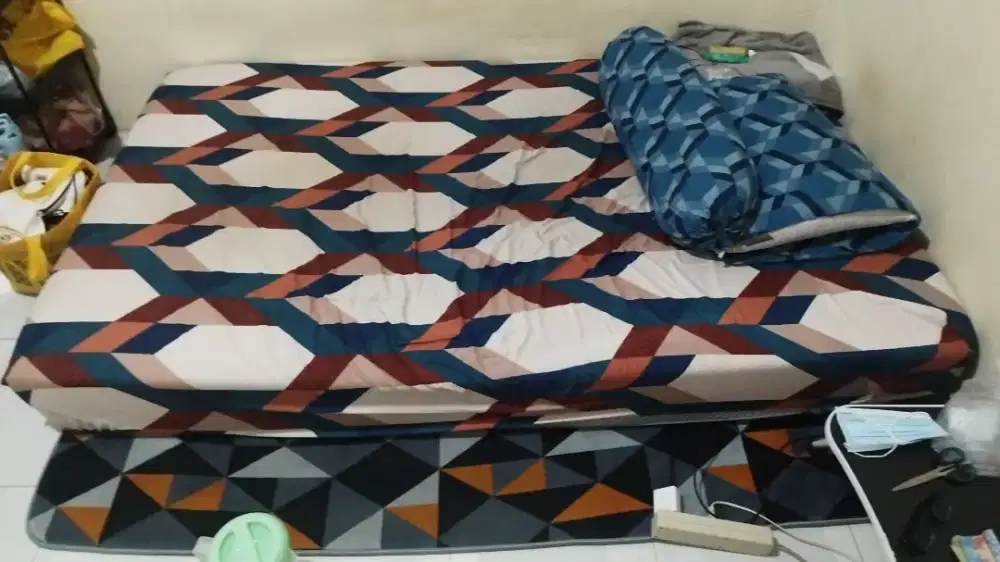 Kasur, Karpet, Dan Kipas Angin