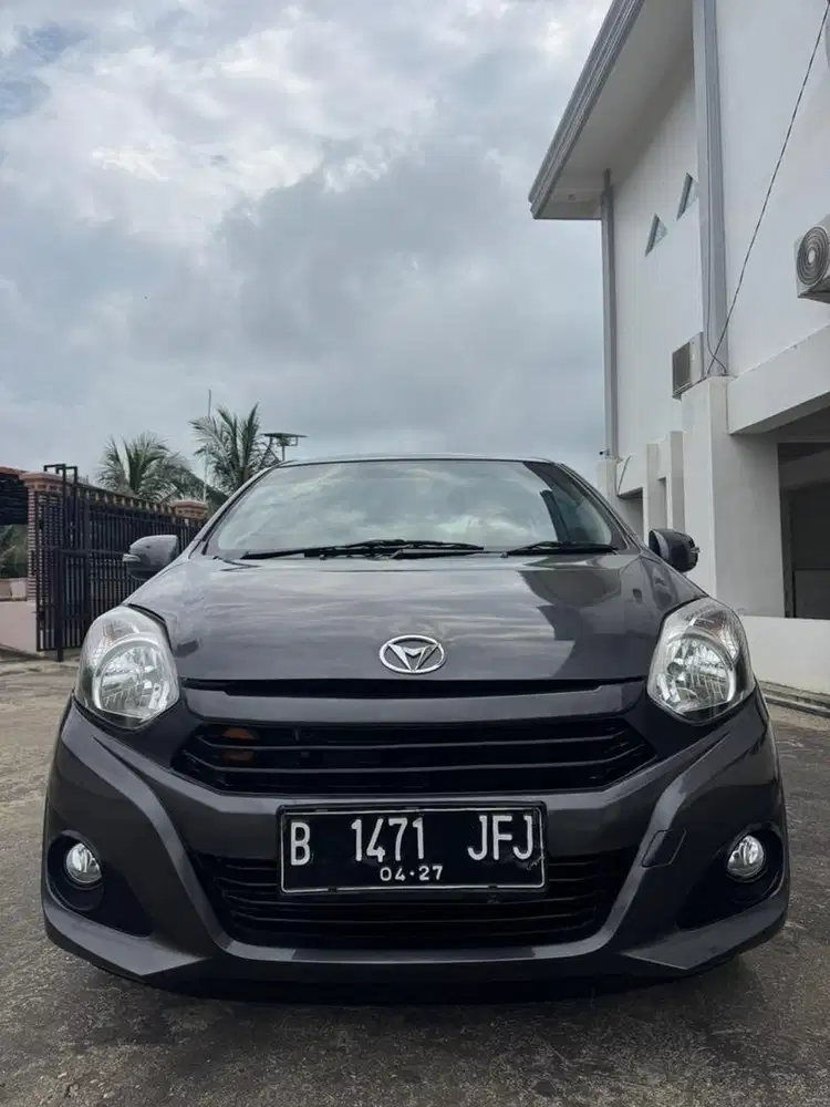 Daihatsu Ayla 1.0 X MT 2022 Abu Abu Metalik