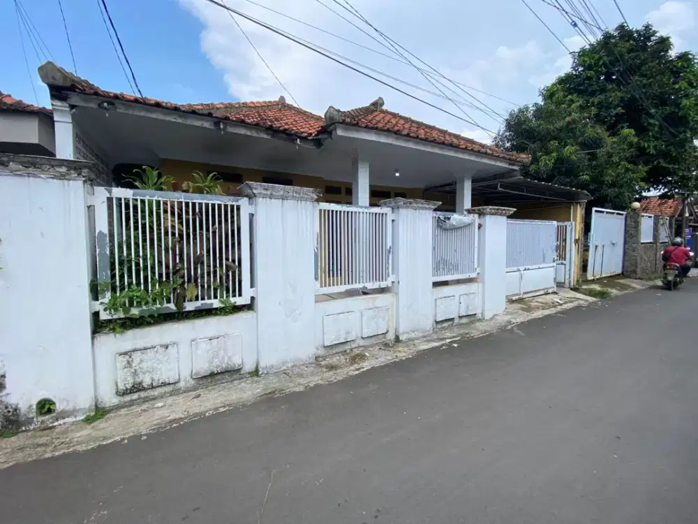 Dijual Rumah luas 150 m2 di Pusat Kota Purwakarta Dekat Sarana Umum