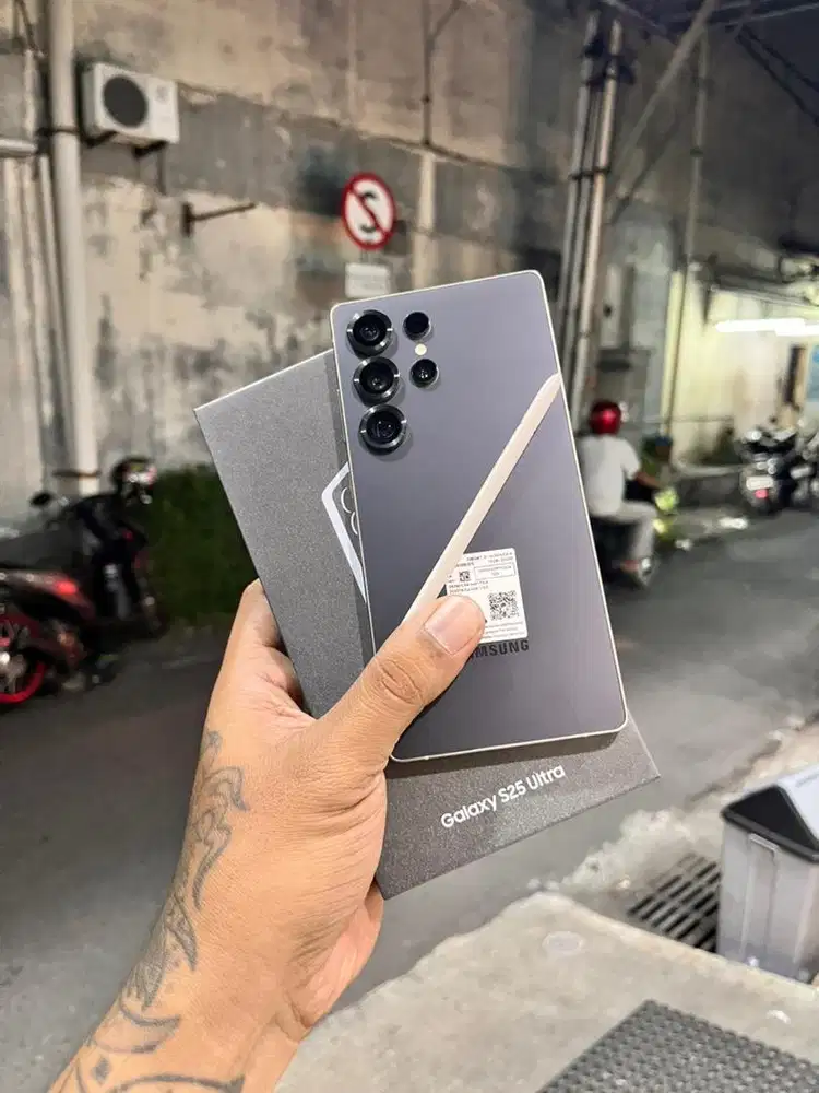 Samsung S25 Ultra 5G 12/256GB resmi garansi on sampe November 2026