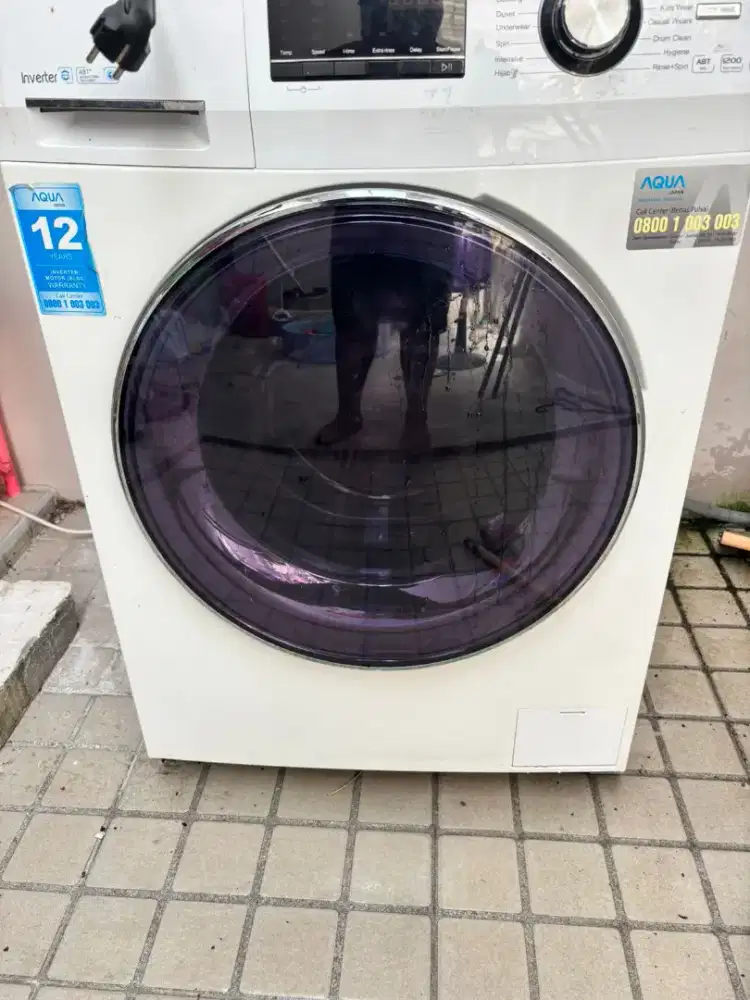 Mesin cuci front loading Aqua