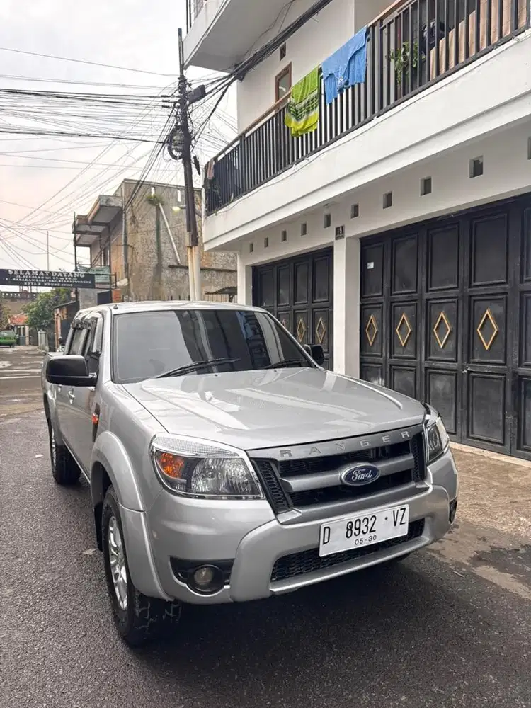Ford ranger XLT 2010 istimewa siap pake