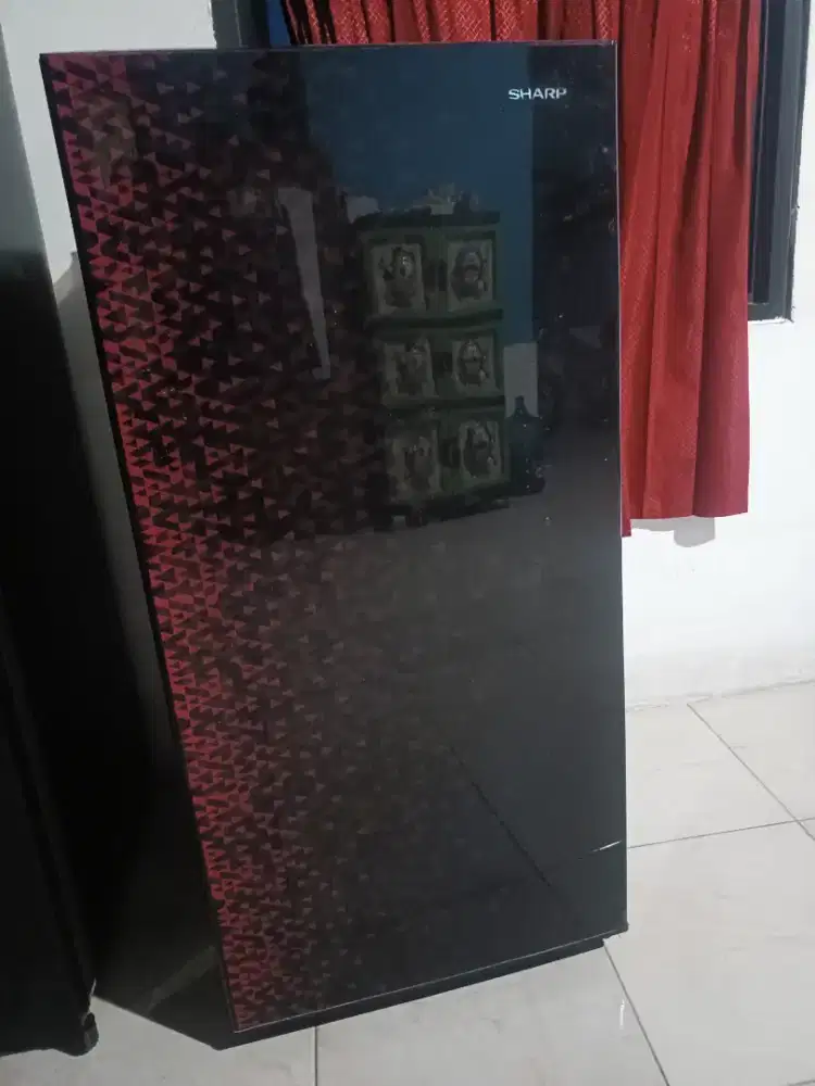 Kulkas SHARP pintu 1 di jual 800k
