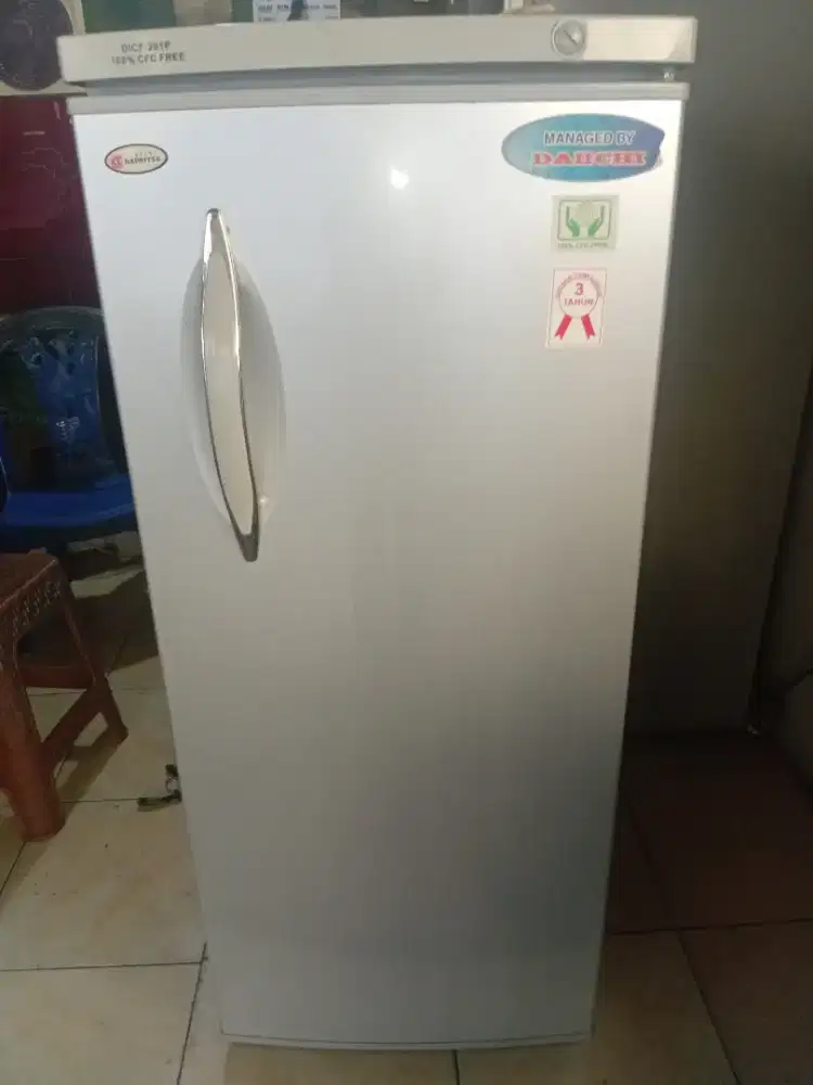 Bu:jual cpt freezer rak daimitshu,no.frost/tanpa bunga es.100%normal!!