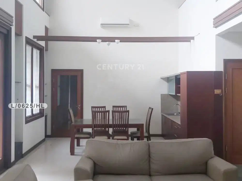 Rumah Nyaman Siap Huni SHM Di Jl Setraduta Kota Bandung