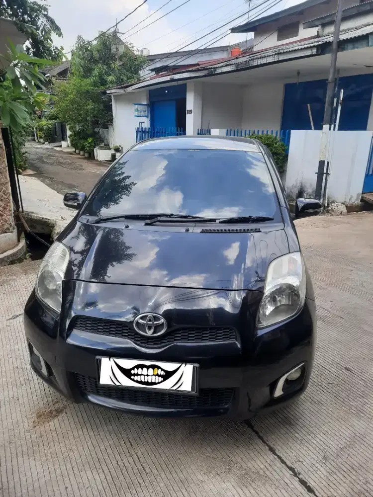 Toyota Yaris tipe J 2013 matic low km