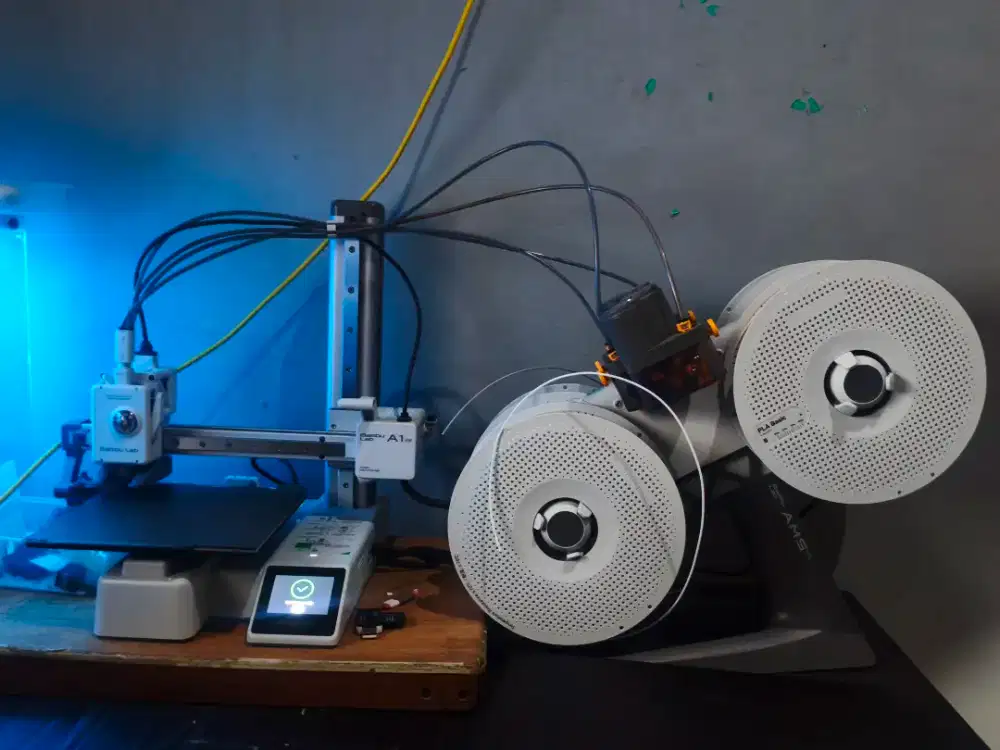 Bambu Lab A1 Mini + AMS Lite + Sunlu S2 dryer & 9kg+ Filament