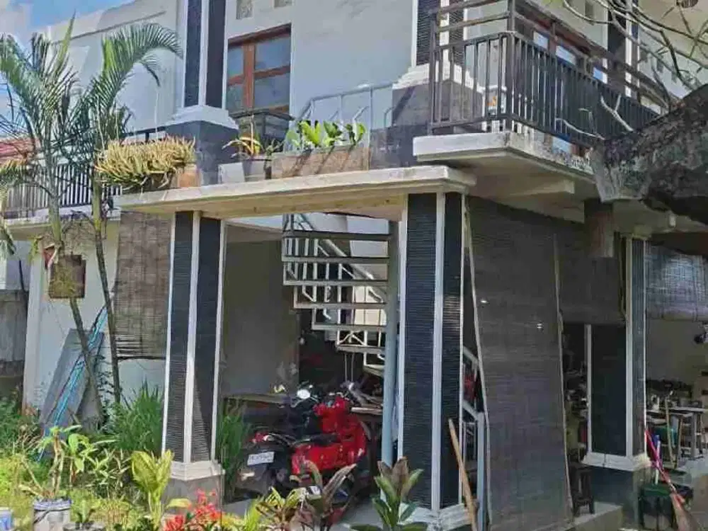 FREEHOLD HOUSE 
RENOVATION PROJECT 
IN PRIME LOCATION