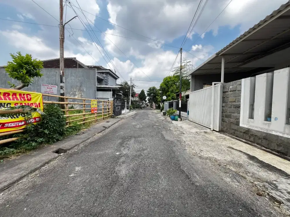 Tanah Kost Bunga Bunga Dekat Suhat