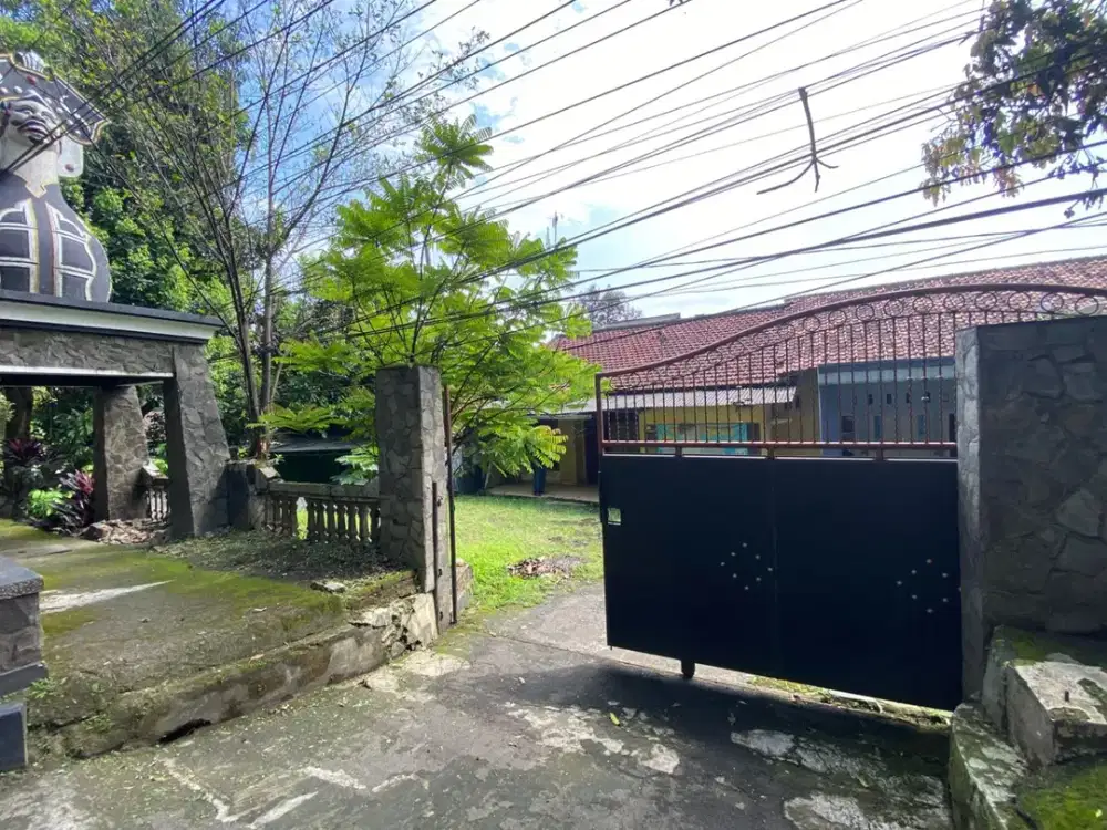 Dijual Rumah + Tanah Paling Strategis Jalan Raya di Purwakarta Kota