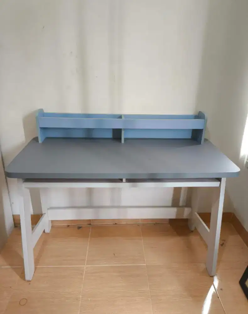 MEJA BELAJAR INFORMA 120 X 50 X 94 CM PRELOVED