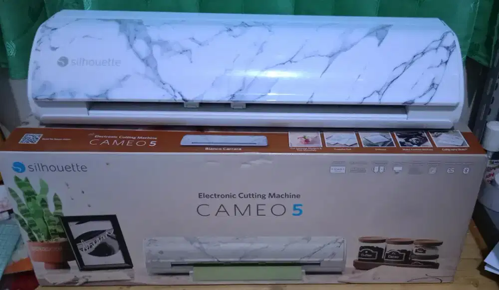 Mesin cutting sticker cameo 5