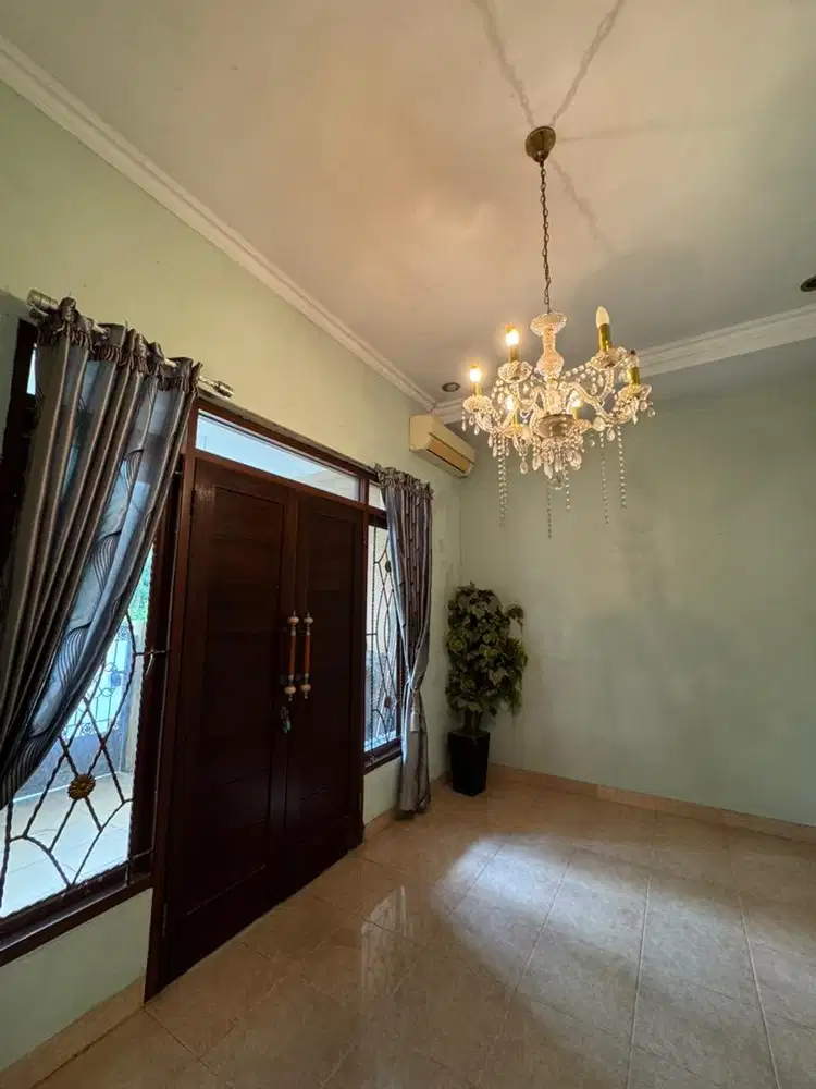 Disewakan Rumah  semi Furnished, bebas Banjir