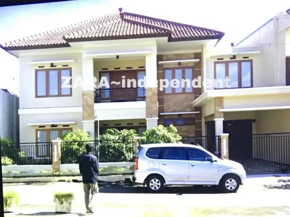 Rumah Besar Luas 300m Jalan Bunga Bunga Dekat Suhat