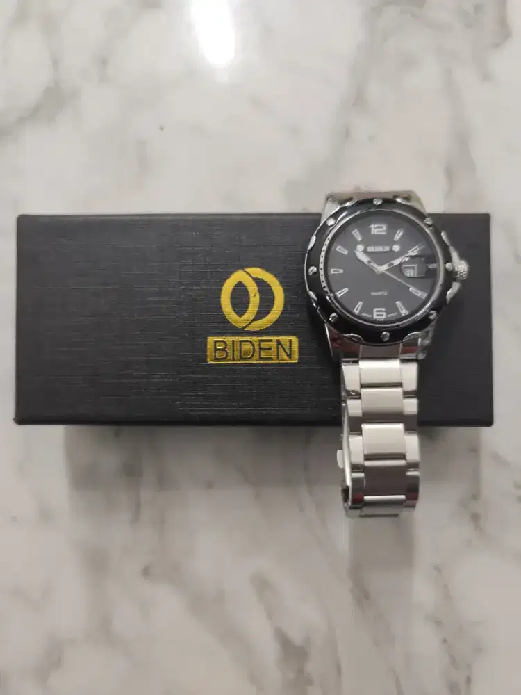 Jam tangan  Biden