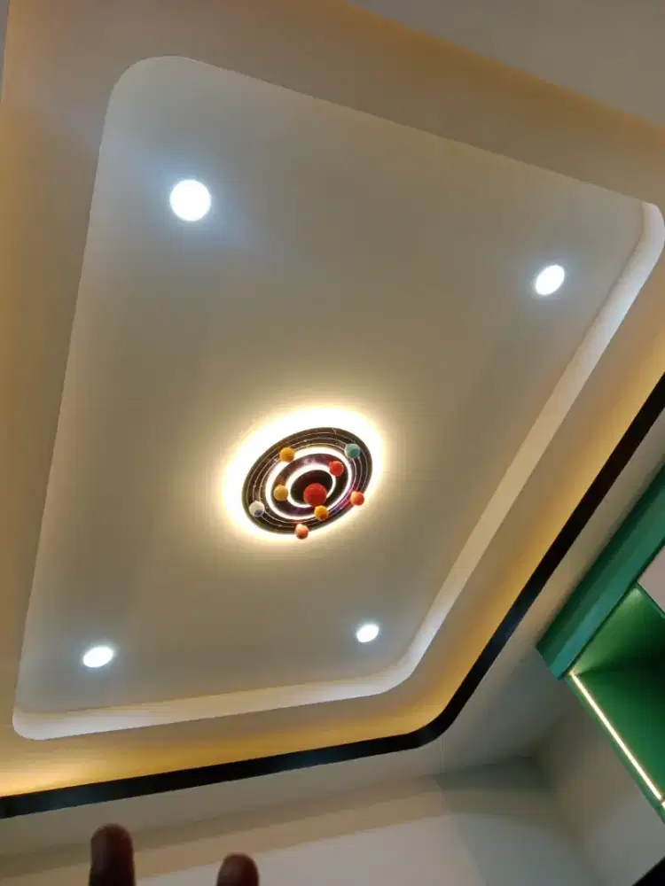 Tukang listrik dan pipa air ledeng