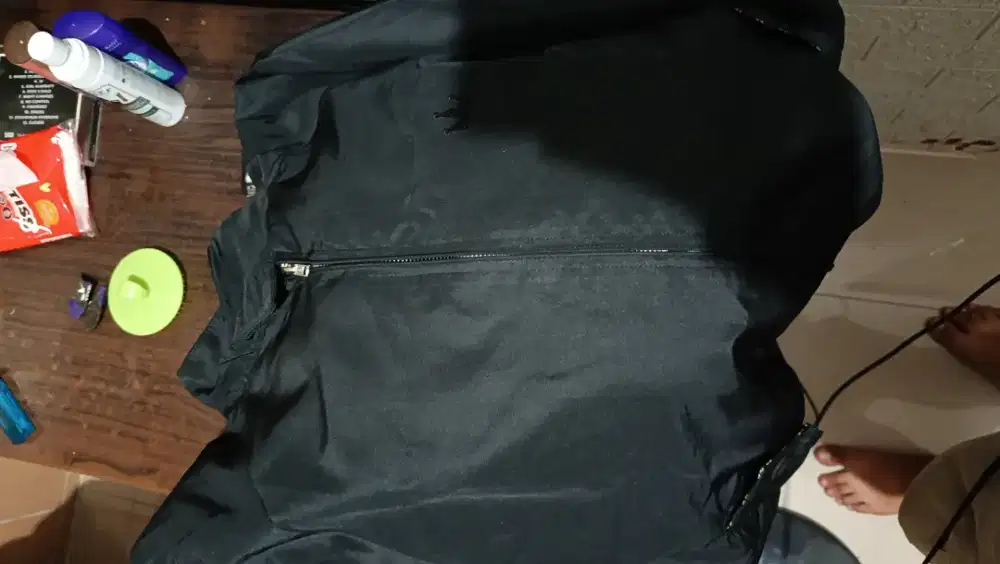 Jaket Semi Parasut merk screamous