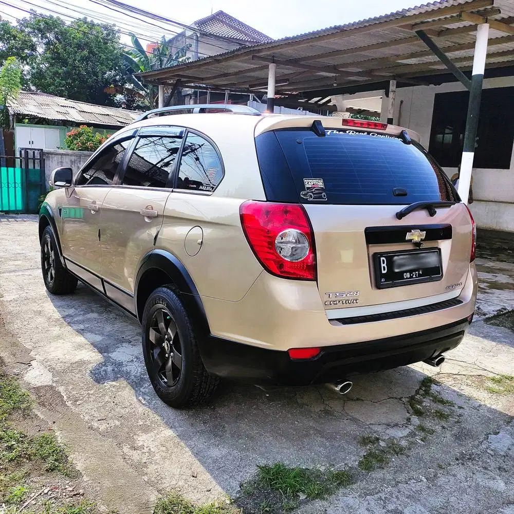SUV Gagah Harga Saudara! Chevrolet Captiva 2007 Matic Gold Metallic