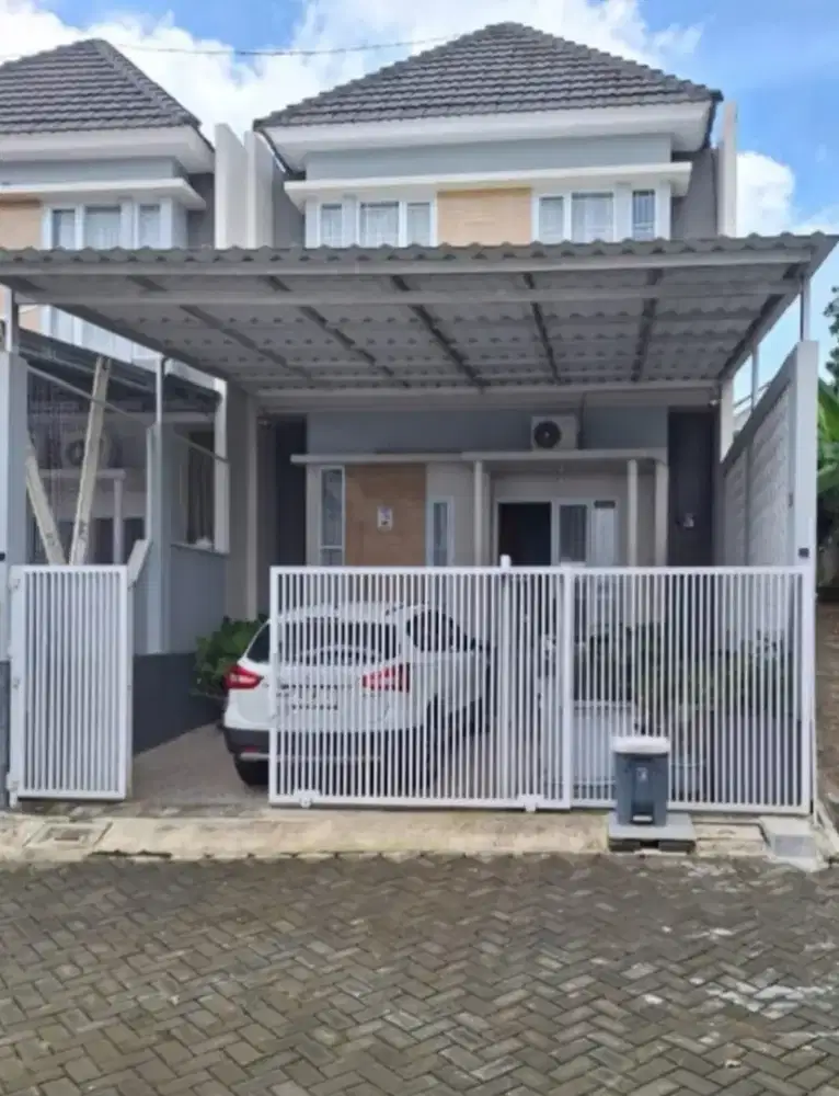 RUMAH 2 LANTAI CLUSTER GRAND ARMINA BANYUMANIK