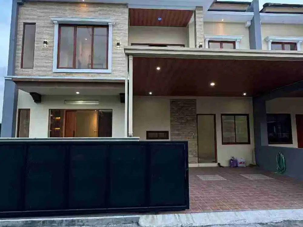 Rumah Mewah 2 Lantai Dekat UGM