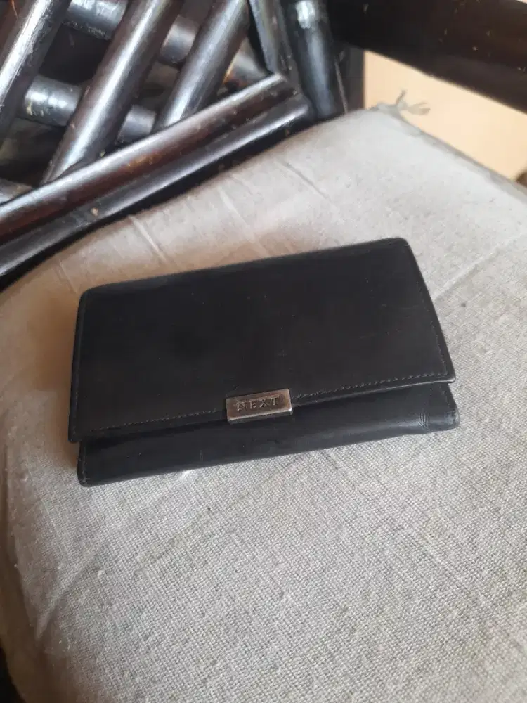 Dompet Next seken kulit