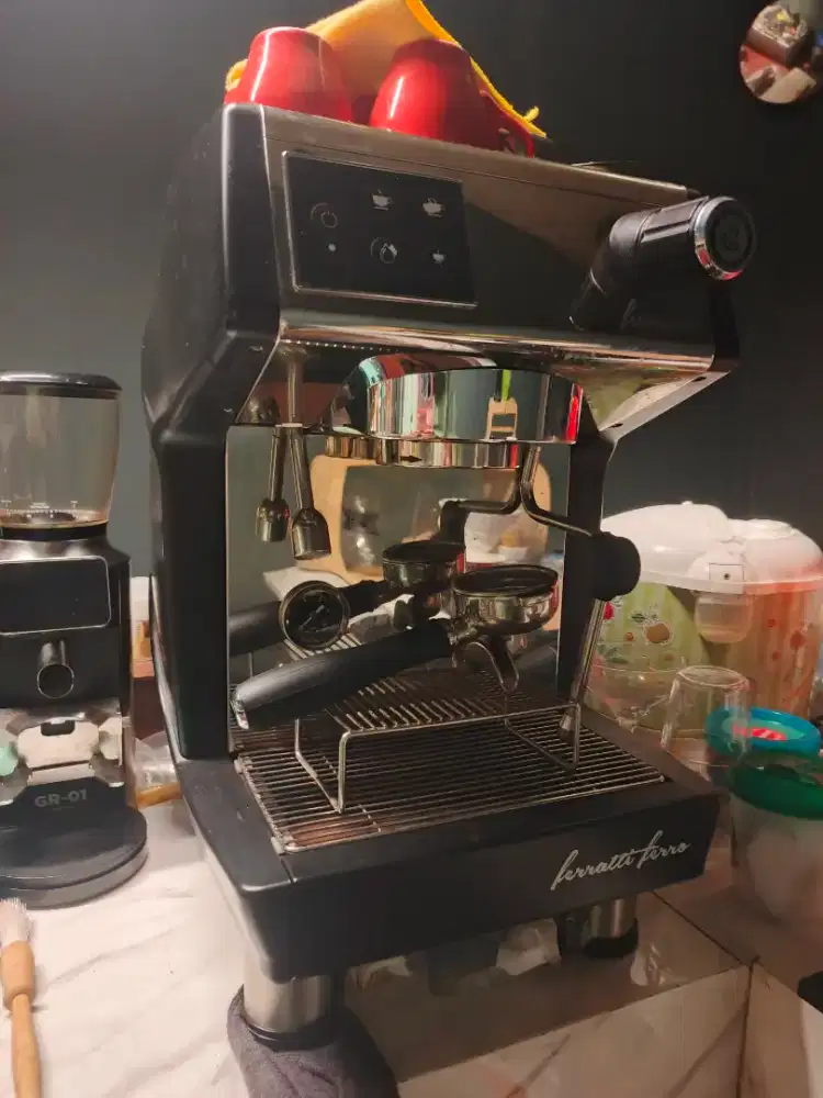 Mesin espresso Ferratti Ferro FCM 3200 DX
