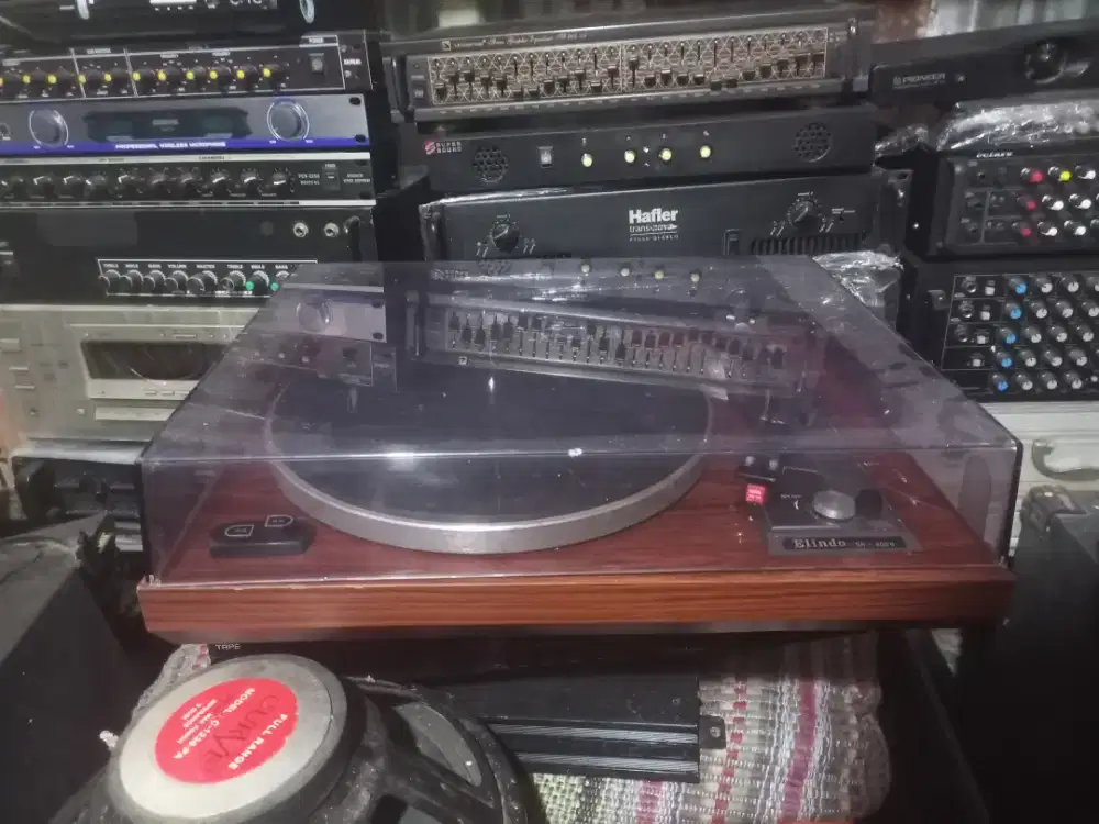 Turntable elindo SR-808 B