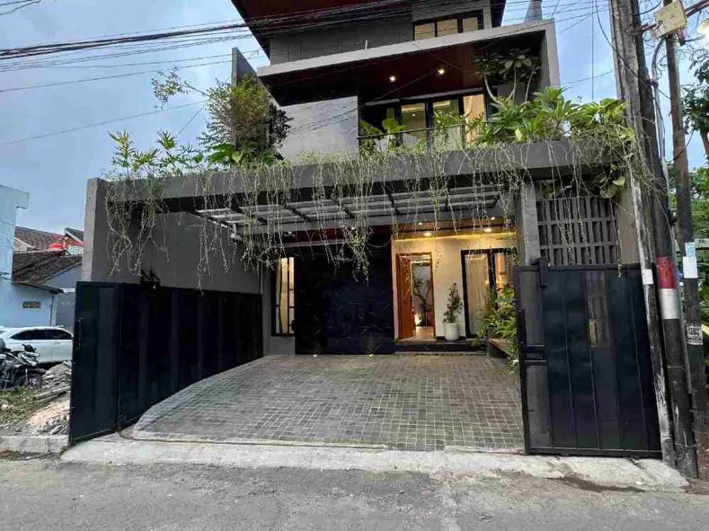 Rumah Mewah Full Furnished Di Palagan Dekat Hyatt